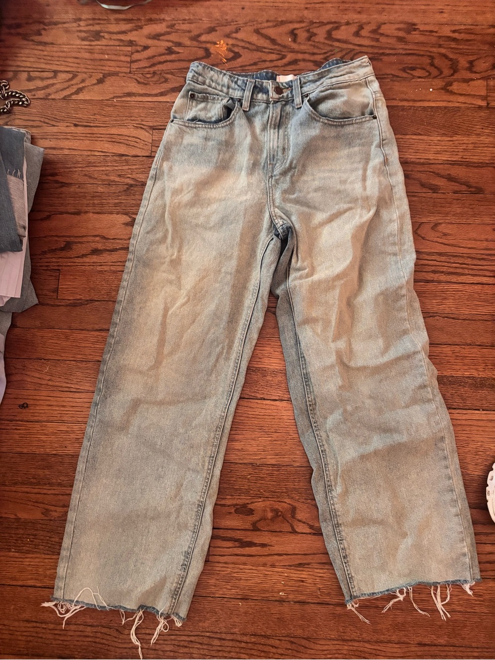 Light Wash Straight Leg Jeans with Raw Hem